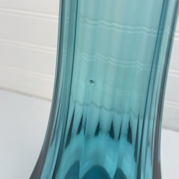 Vintage LE Smith Peacock Blue Column Ribbed Paneled Swung Glass Vase 20.5" MCM - Picture 4 of 13